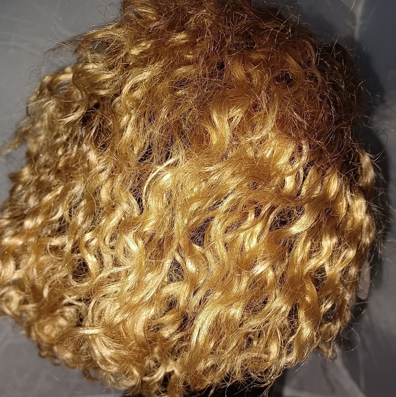Halo Pixie Cut T Part Curly Wig 8in - Picture 3 of 9